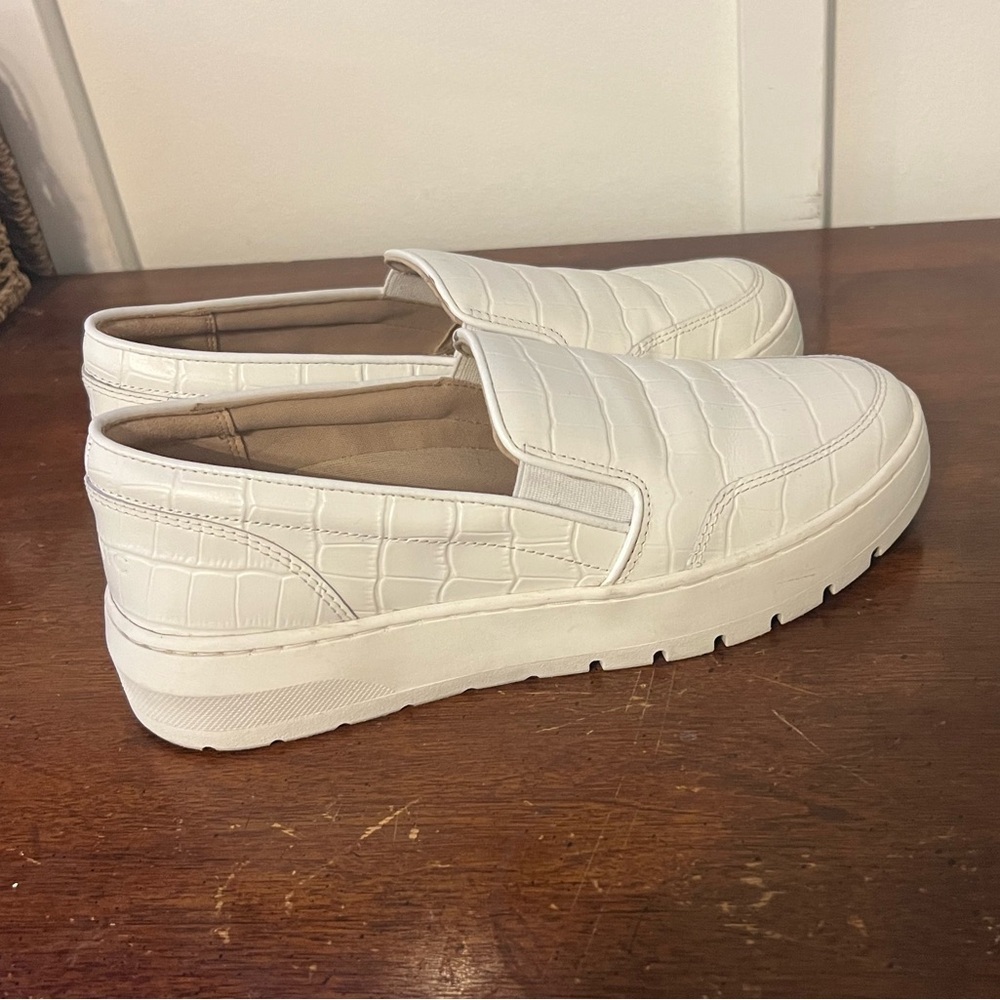Vionic Dinora White Croc-Embossed Slip-On Sneakers size 7 - Picture 4 of 8